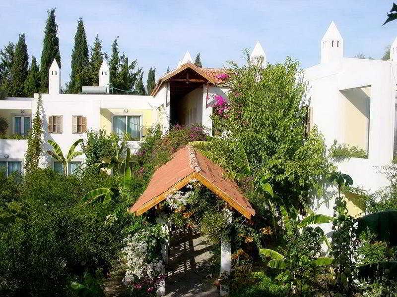 Okaliptus Otel Bitez Exterior photo